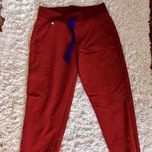 Figs auburn colored joggers. Size small, elastic waistband. Like new condition